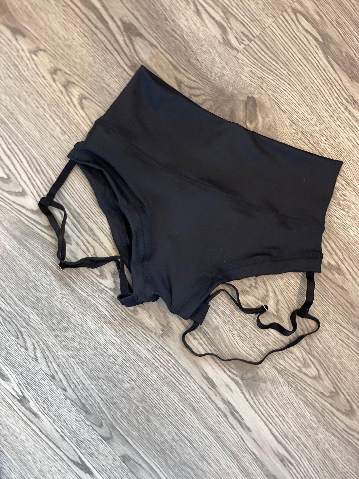 Scrunch Butt Garter Short