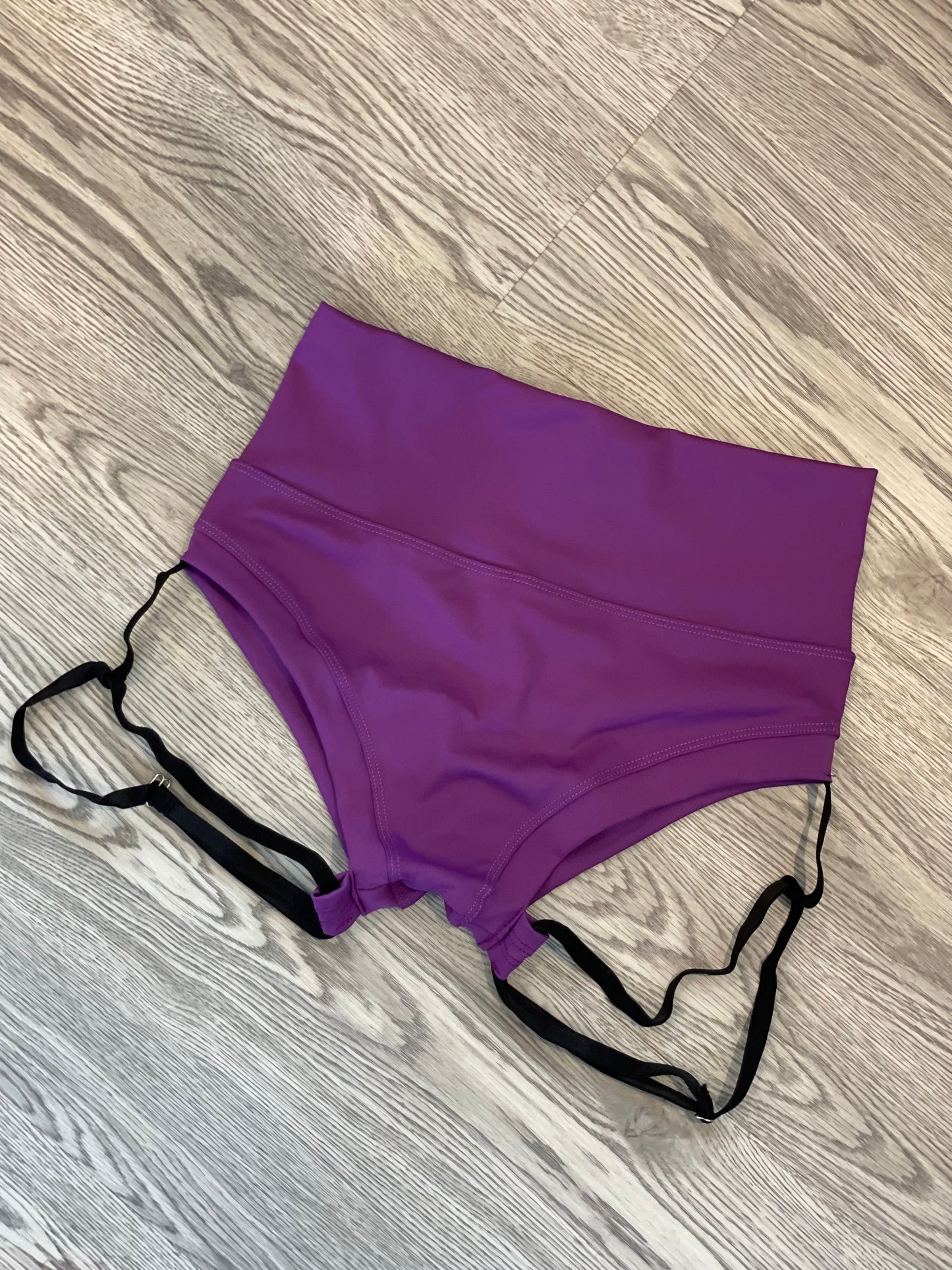 Scrunch Butt Garter Short